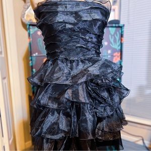 JESSICA SIMPSON Jr. DRESS BLACK RUFFLED TIERED STRAPLESS Size 8 great condition